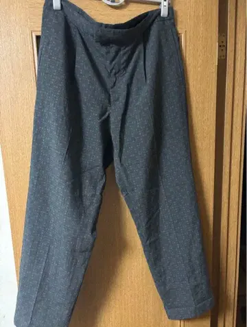 BEAMS+ 그레이 무늬 슬랙스