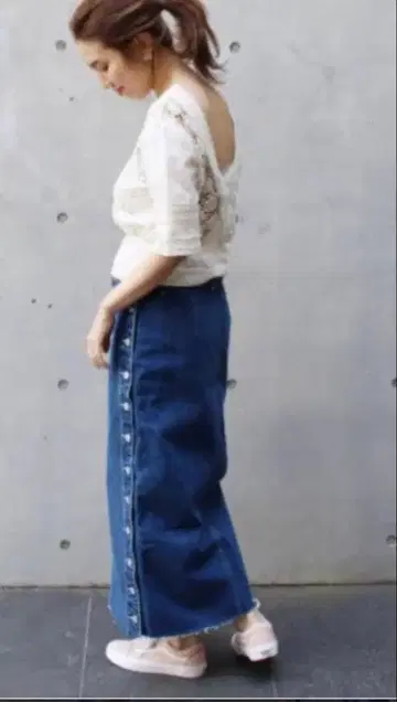 프레임워크 FRAMeWORKCONE 데님 사이드 버튼 스커트