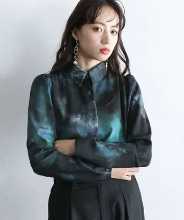 HARE 하레 BLUR 아트 턱 셔츠 블루그린 그린 마블 패턴