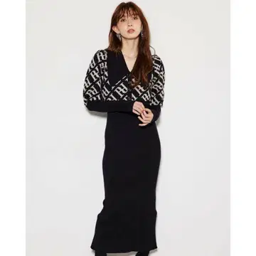 rienda R로고 타이트 니트 원피스