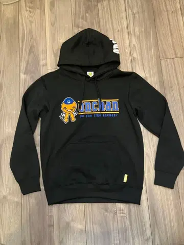 온짱 수요일의 노벨티 후드티