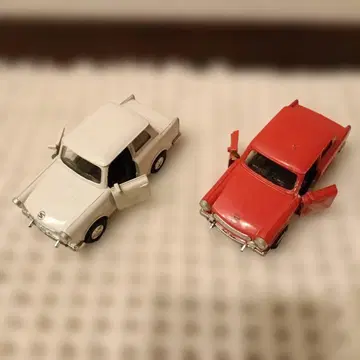 구 동독의 트라반트 미니카 DDR-1989 화이트, 레드