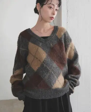 아가일 V넥 니트 풀오버 LIAN 리안