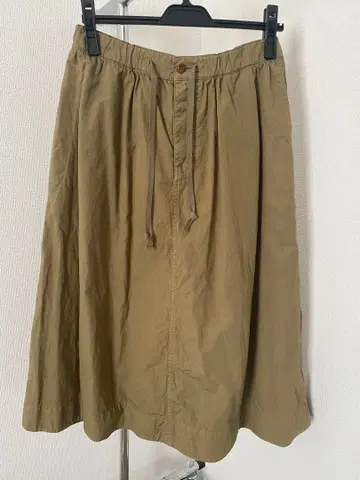 MHL. 베이지 플레어 스커트