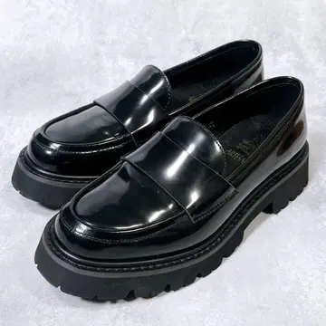 새상품급 [아르테사노스] 통굽 로퍼 (36) 에나멜 경량 블랙