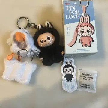 THE MONSTERS PIN FOR LOVE 시리즈 R 의류 포함