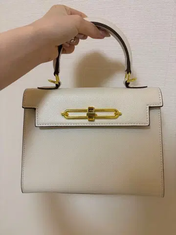 아이보리 가죽 핸드백
