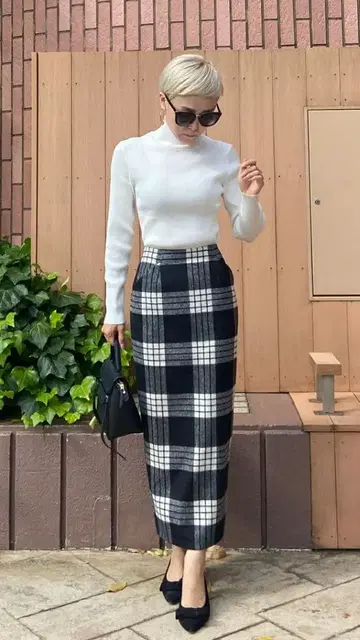 JENNE 샤기 체크 펜슬 스커트 블랙 x 화이트 울 혼방 타이트