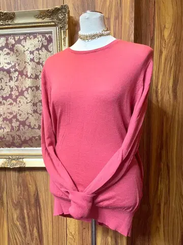 고급 셀렉 구매  얇은 소재 울 스웨터 새상품급 귀여운