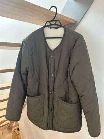 올리브 그린 퀼팅 자켓