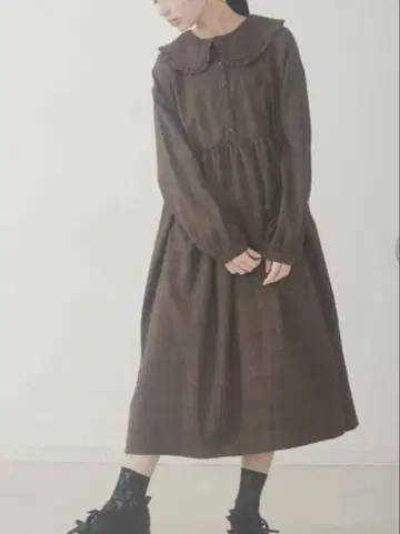 merry jenny bear 자수 체크 원피스 브라운