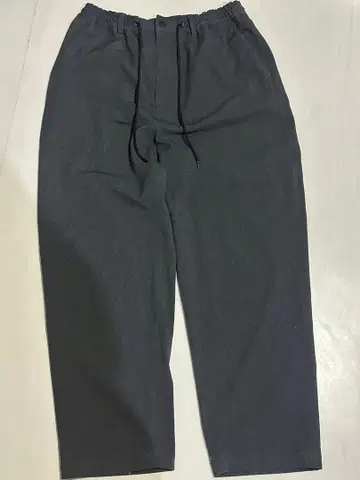 유나이티드 도쿄 아웃라스트 스트레이트 이지 팬츠 다크 그레이 2