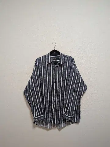 [ 구제 의류 ] 긴팔 셔츠 네이비 계열 스트라이프