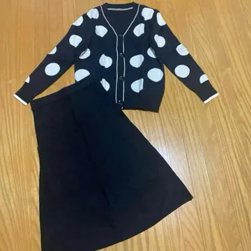 니트 도트 가디건 플레어 스커트 상하의