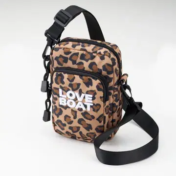 LOVE BOAT 레오파드 무늬 숄더백 새상품 코갸루