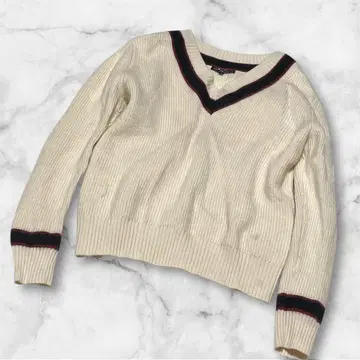 23구 38 사이즈 아이보리 V넥 울 100%