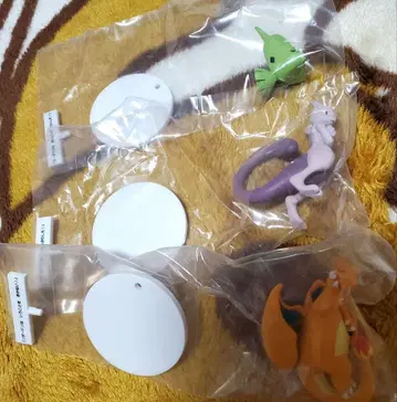 포켓몬 리자몽 뮤 피규어 가챠가챠