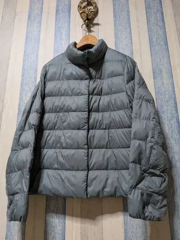 유니클로 울트라 라이트 다운 자켓 여성용 L