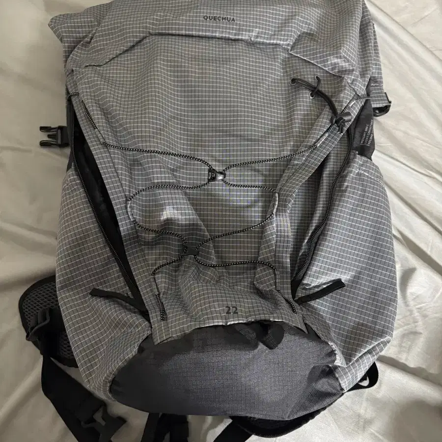 데카트론 퀘차 22L 백팩