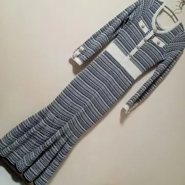 BELINDA 네이비와 화이트 니트 원피스