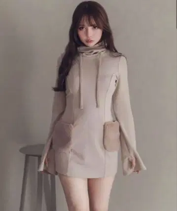 ANDMARY 퍼 포켓 미니 드레스 베이지