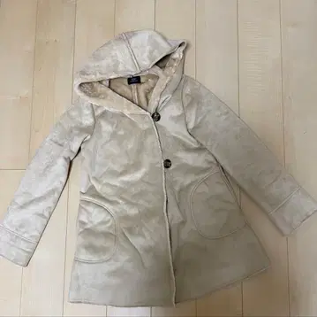 ISSUE 후드 부착 베이지 무스탕 코트