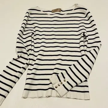 JUSGLITTY 저스길리티 보더 리브 니트 긴팔