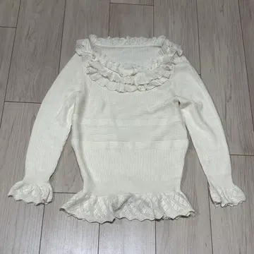 TO BE CHIC 프릴 긴팔 니트 화이트 2