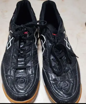 데스의 포르치 풋살화 26.5 블랙