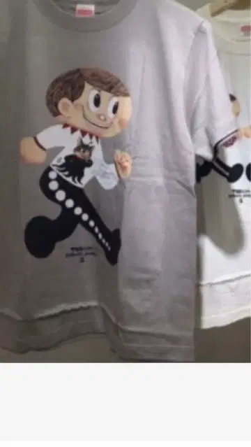 히구치 유코 토비다시보야 T셔츠 BABEL