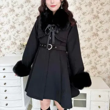 펄 참 티펫트 부착 볼레로풍 코트