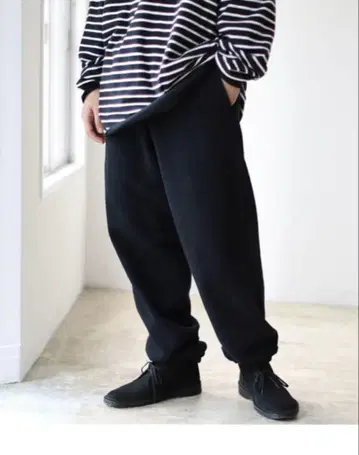 테이퍼드 스웨트 팬츠