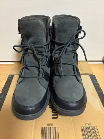 SOREL 그레이 부츠