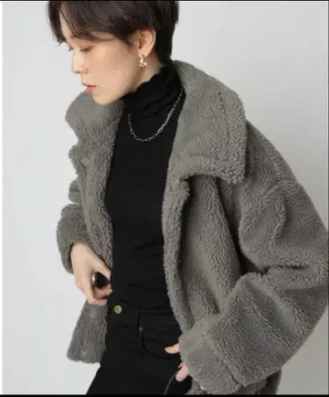 보아 숏코트 그레이 알베이지 스토리