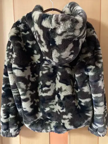 Bershka 플리스 자켓 L 사이즈 카모 패턴