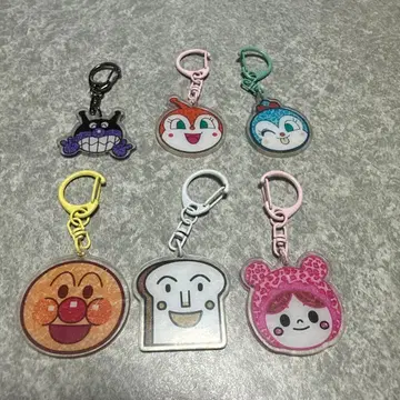 신상 호빵맨과 캐릭터들의 키링 6개 세트! 새상품