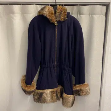 이탈리아제 OPTIONS 인조 모피 장식의 후드 부착 코트 ITALY