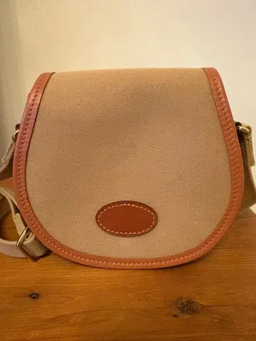 Brady AIRE MINI 숄더백