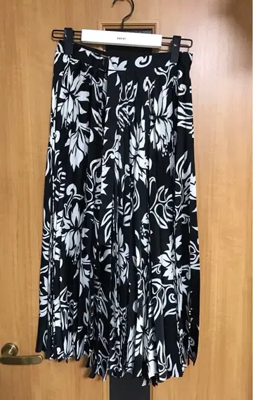 새상품급 sacai / 24SS | Floral Print Skirt 2