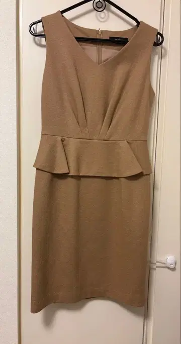 [ 새상품급 ] m's select 페플럼 원피스 카멜