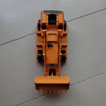 오렌지 컬러 미니카 모델 D658