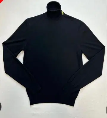 DRUMOHR 블랙 터틀넥 스웨터 44 S~M 클리닝 완료