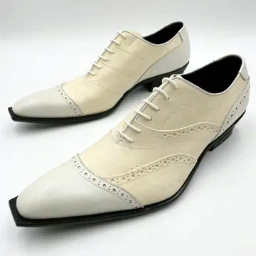 토네이도 마트 가죽 신발 롱노즈 L 화이트 계열 Y1262