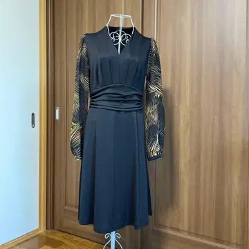 기 라로쉬 디자인 원피스