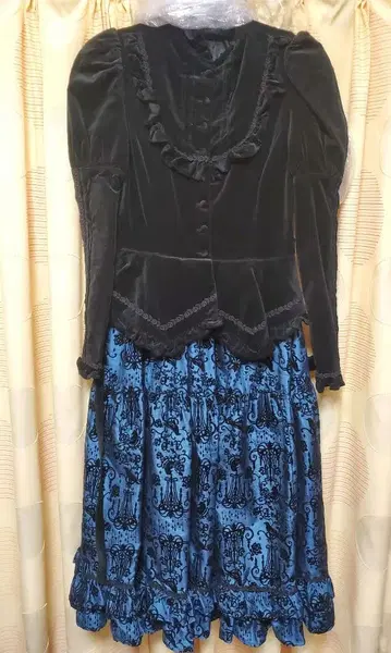 샹들리에 플로키 원피스 블루 코사지 리본 A/P 에이리