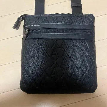 Armani Exchange 블랙 숄더백