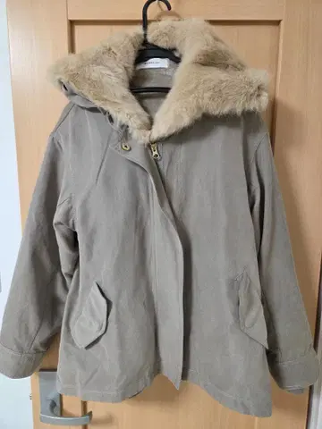 MEDOC 메드크 모즈 코트 후드 부착