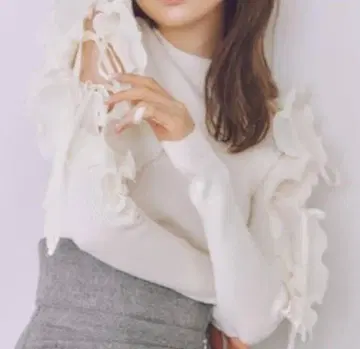 [ 새상품급 ] 플리츠 프릴 도킹 니트 풀오버 SNIDEL