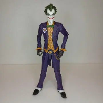 맥팔렌토이즈 조커 피규어