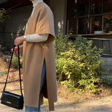 [한국 fashion] 베이지 케이프 롱 코트